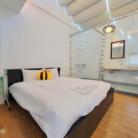 Honey House Tainan Bed and Breakfast Buitenkant foto