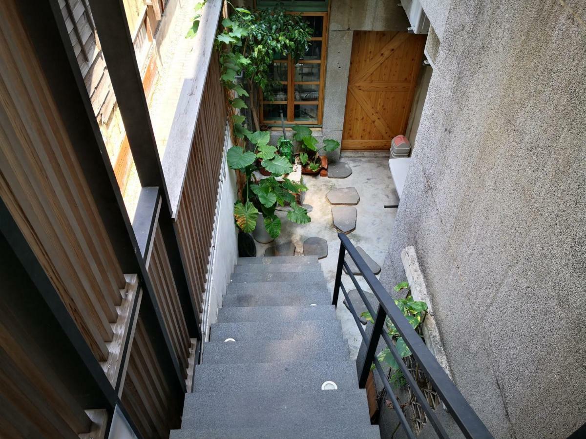 Honey House Tainan Bed and Breakfast Buitenkant foto