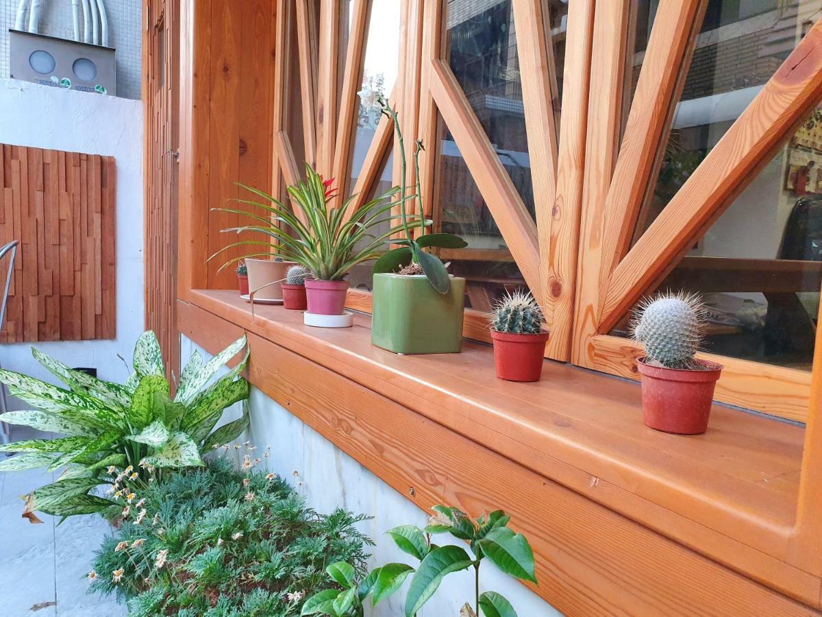 Honey House Tainan Bed and Breakfast Buitenkant foto