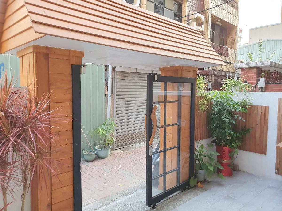 Honey House Tainan Bed and Breakfast Buitenkant foto